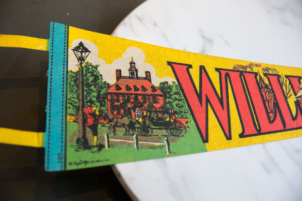 Vintage Williamsburg Virginia Felt Flag // ONH Item 9236 Image 1