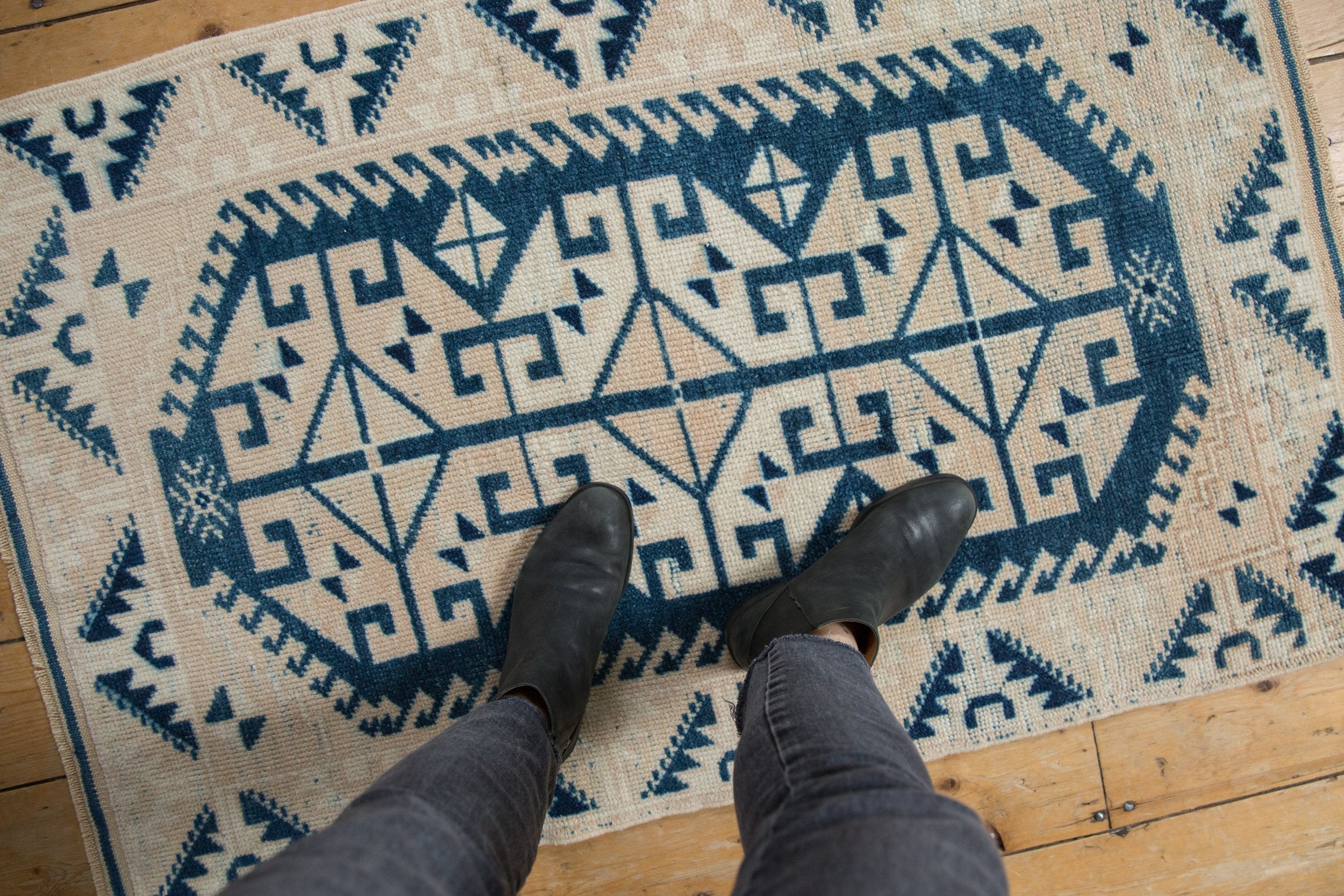 2.5x4.5 Vintage Distressed Oushak Rug // ONH Item 9371 Image 1