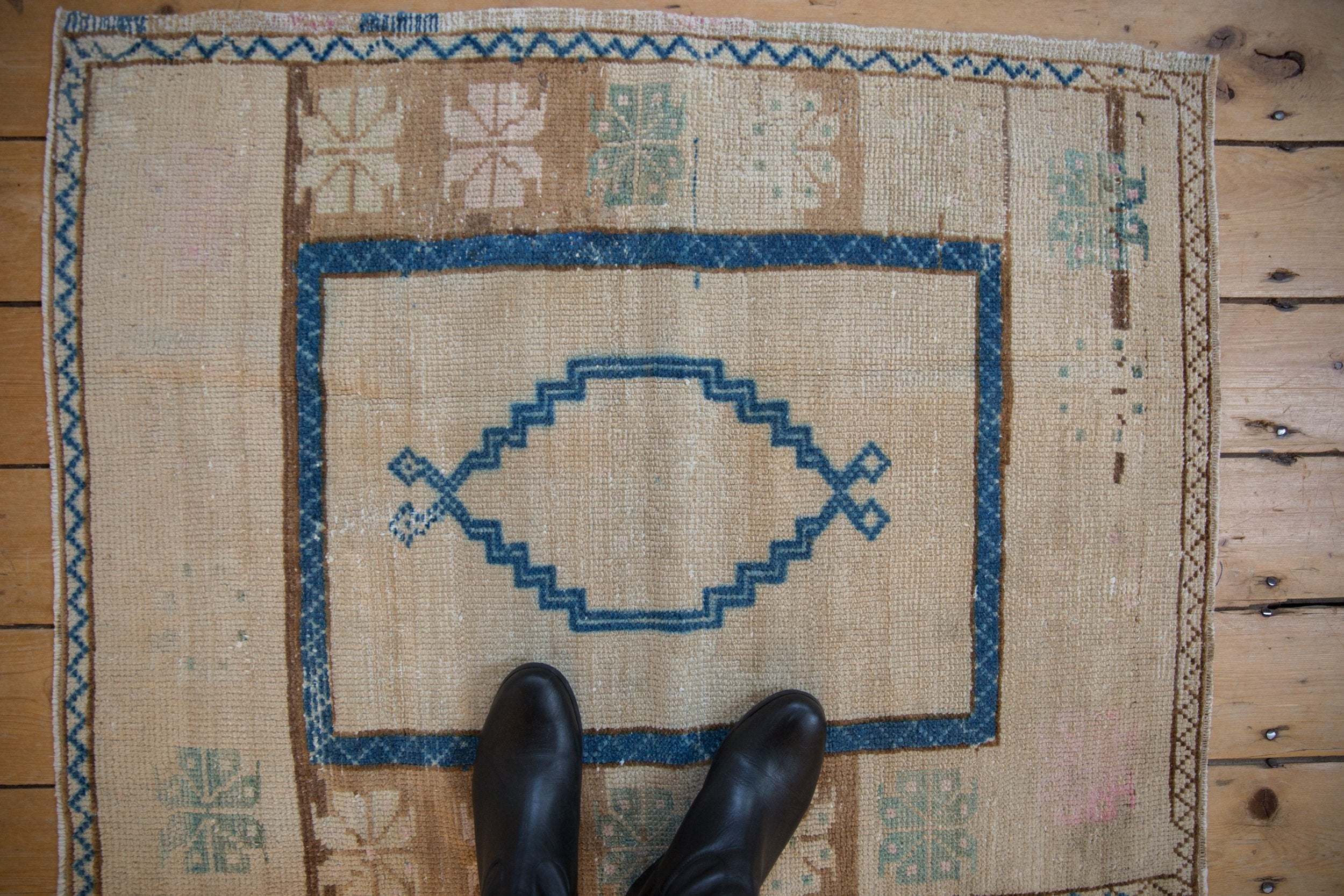 2.5x3.5 Vintage Distressed Oushak Rug // ONH Item 9396 Image 1