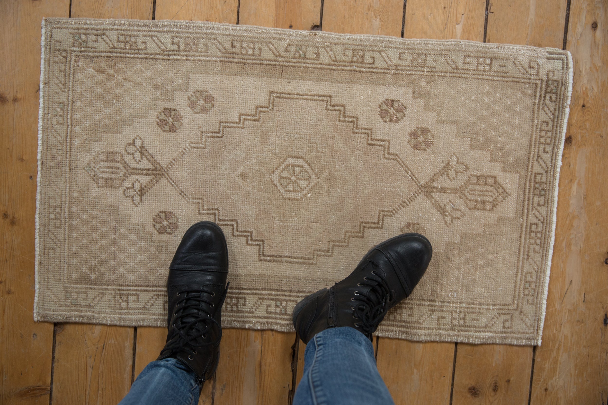 1.5x3 Vintage Distressed Oushak Rug Mat // ONH Item 9412 Image 1