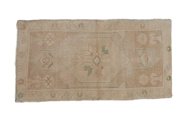 1.5x3 Vintage Distressed Oushak Rug Mat // ONH Item 9472