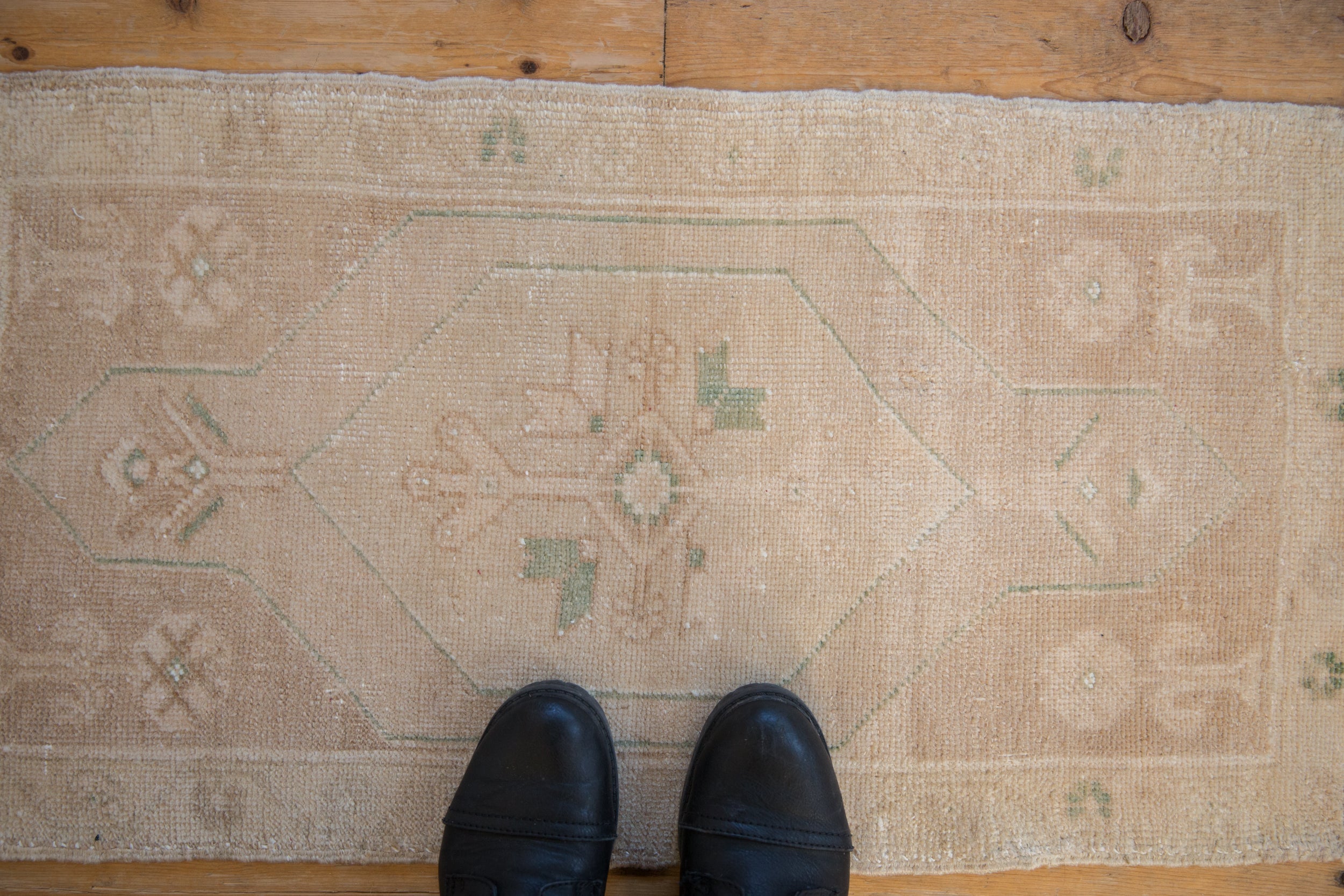 1.5x3 Vintage Distressed Oushak Rug Mat // ONH Item 9472 Image 1