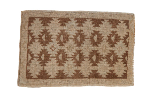 1.5x2.5 Vintage Distressed Oushak Rug Mat // ONH Item 9482