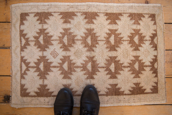 1.5x2.5 Vintage Distressed Oushak Rug Mat // ONH Item 9482 Image 1