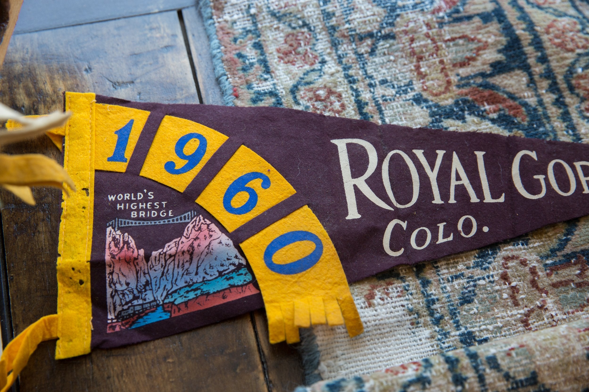 Vintage Royal Gorge Colorado Felt Flag // ONH Item 9535 Image 1