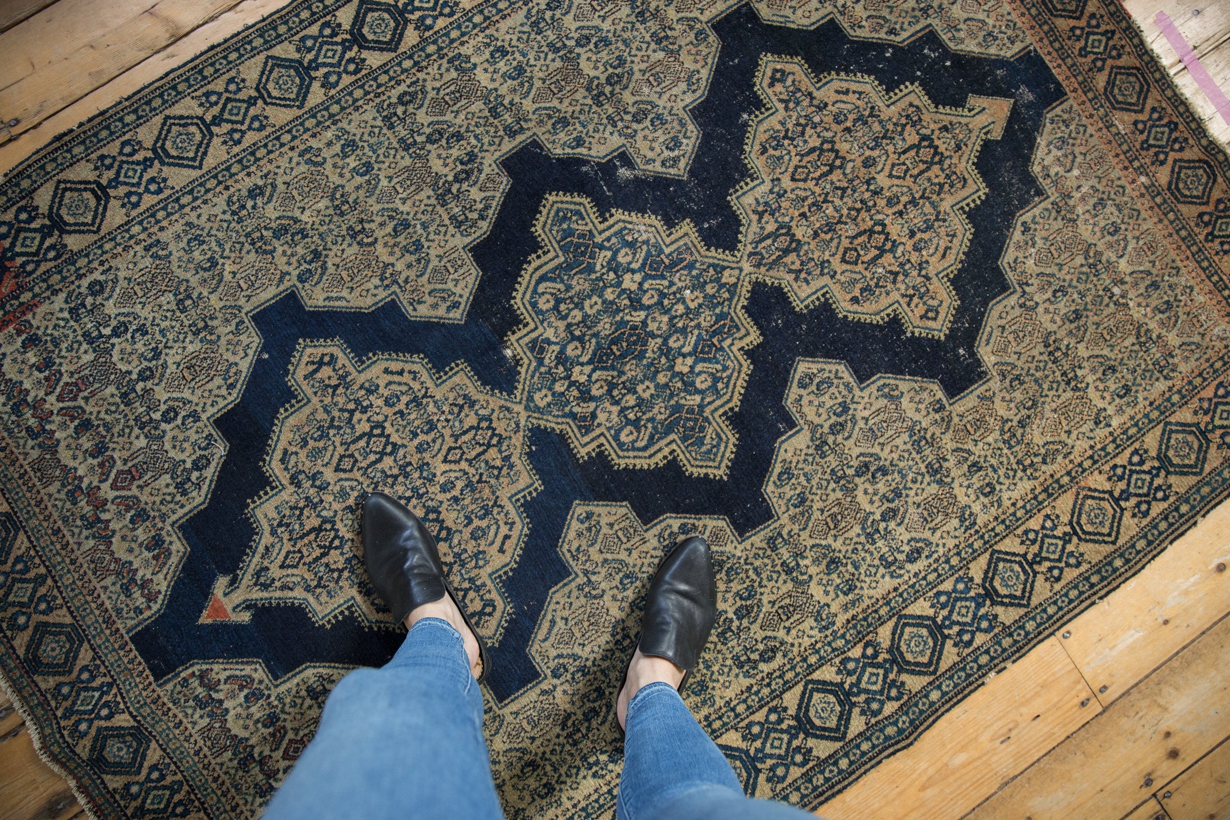 4.5x6 Antique Senneh Rug // ONH Item 9556 Image 1