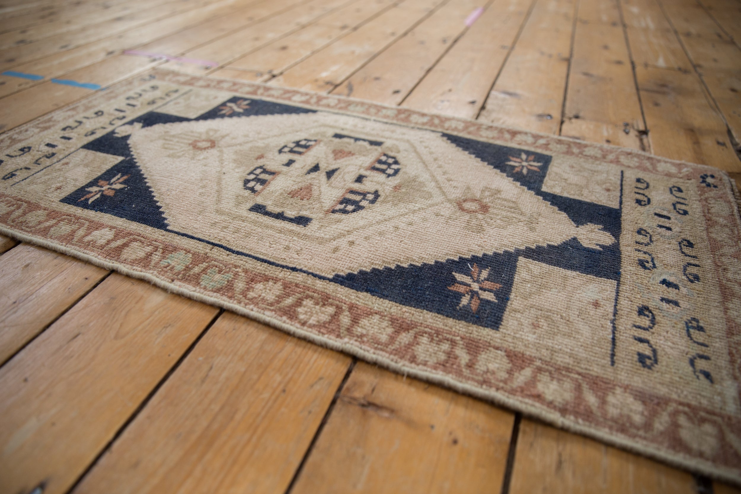 1.5x3.5 Vintage Distressed Oushak Rug Mat Runner // ONH Item 9571 Image 1