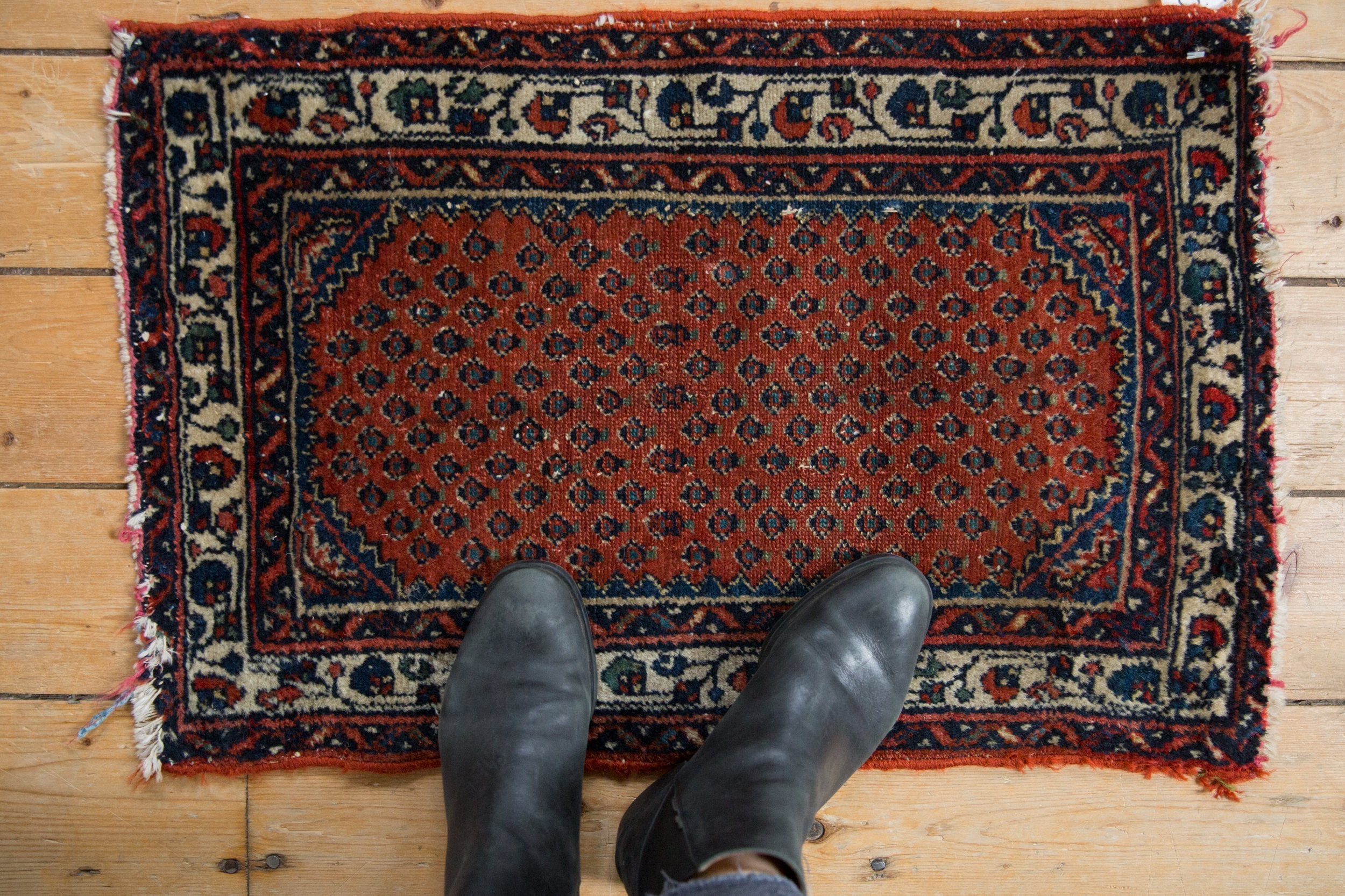 1.5x2.5 Vintage Engelas Rug Mat // ONH Item 9667 Image 1