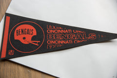 Vintage Cincinnati Bengals Felt Flag Pennant // ONH Item 9764 Image 1