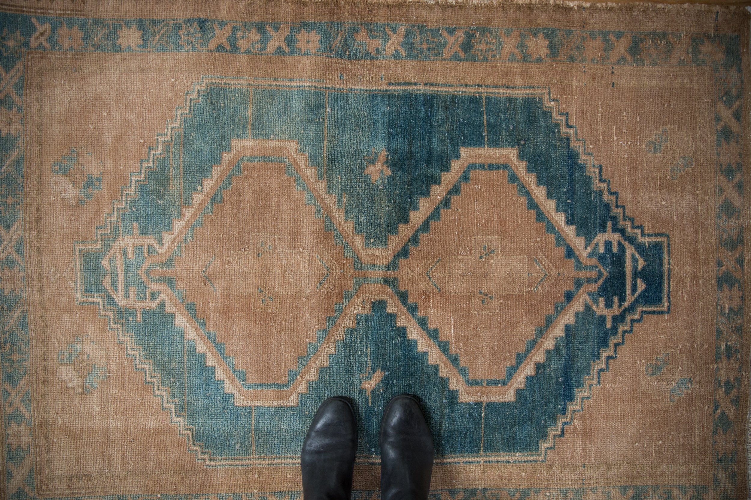 3.5x4.5 Vintage Fine Distressed Hamadan Square Rug // ONH Item 9800 Image 1