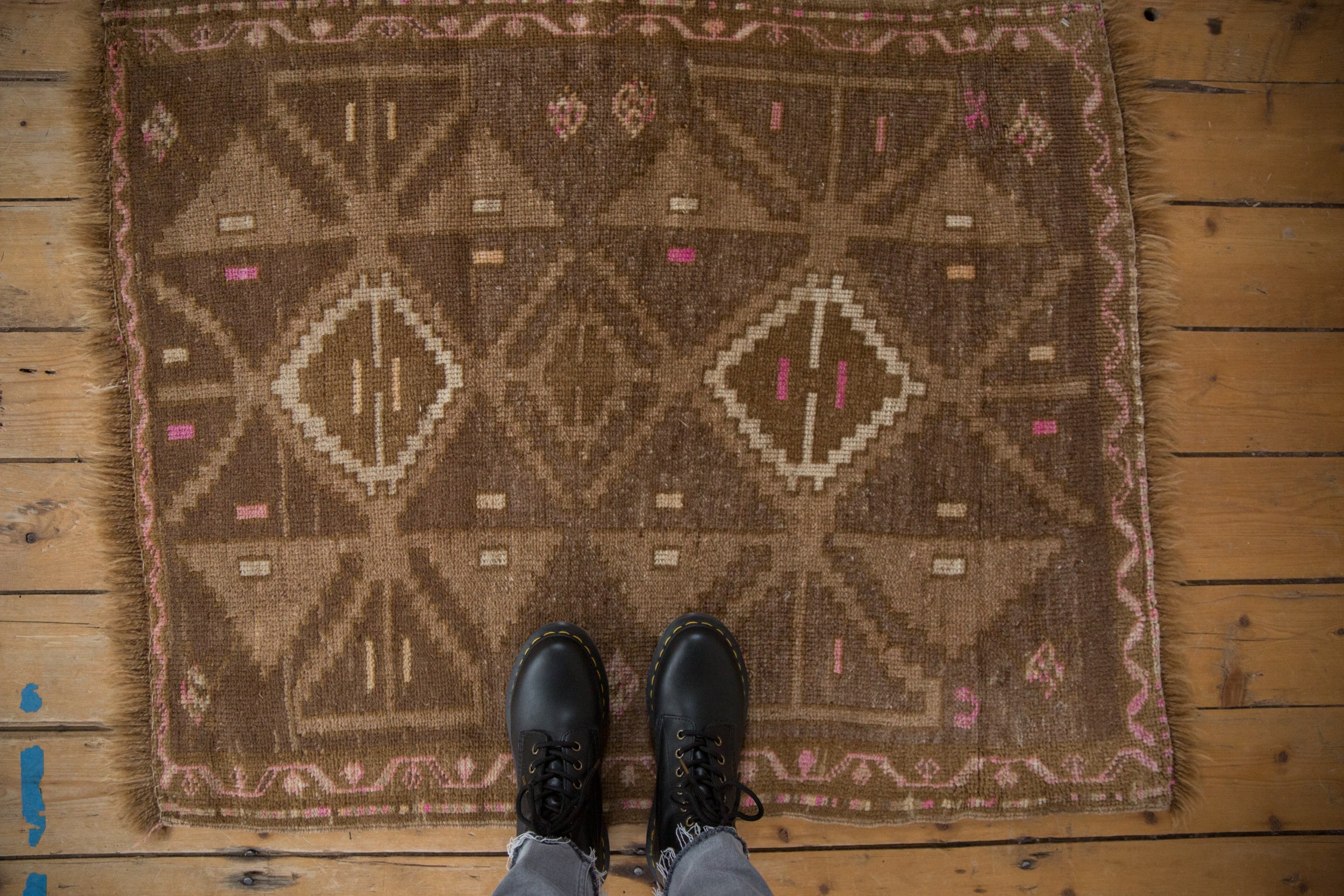 3x3.5 Vintage Distressed Kars Square Rug // ONH Item 9874 Image 1