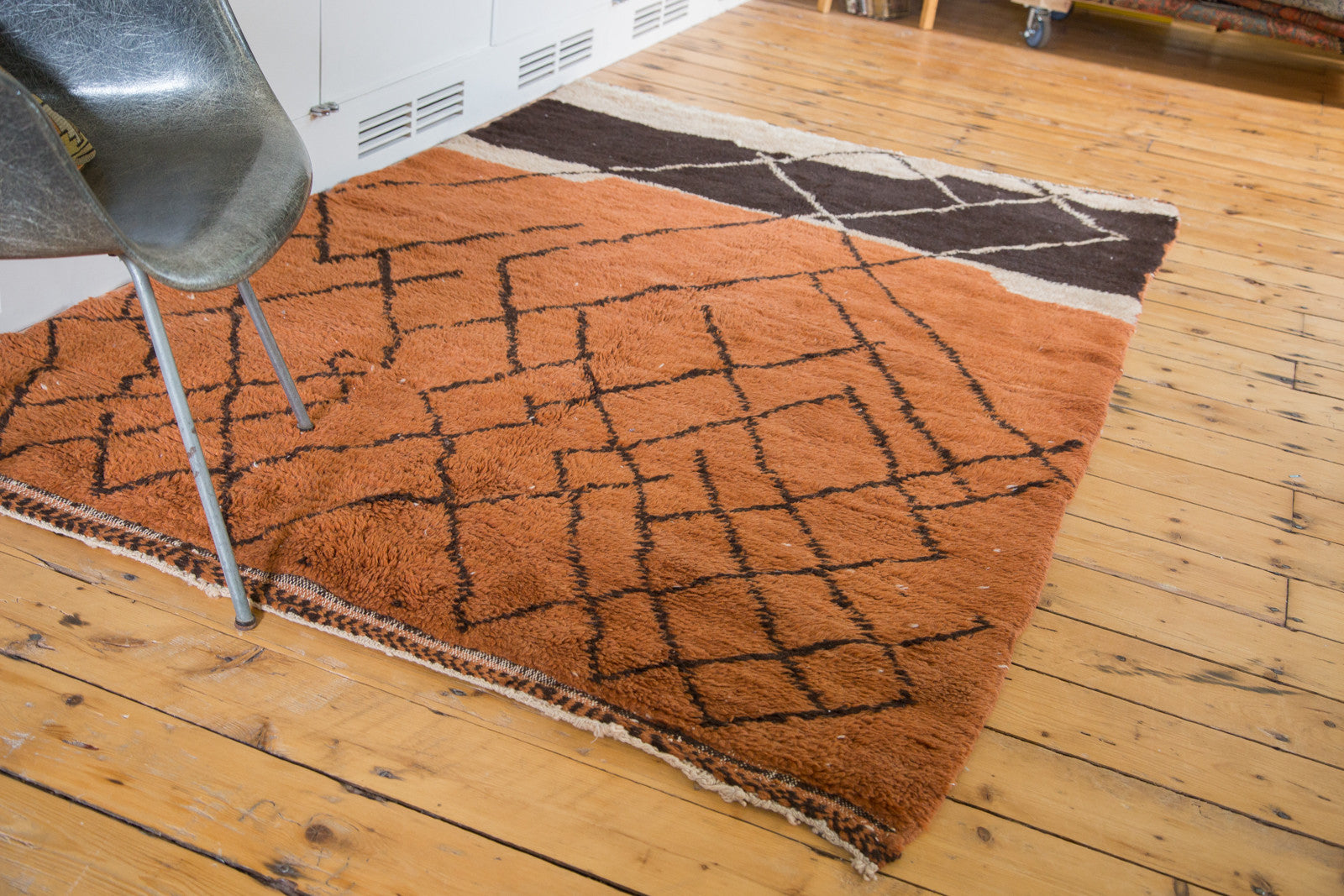 5x7 Vintage Moroccan Rug // ONH Item ee001257 Image 1