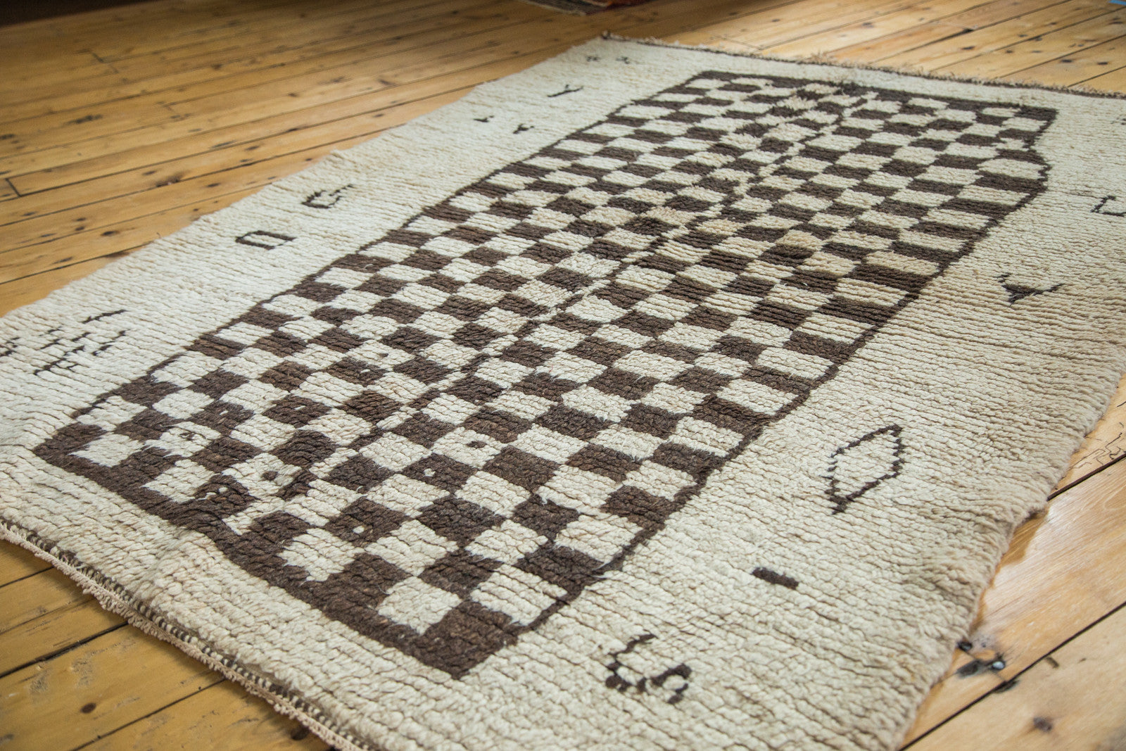 5x7 Vintage Moroccan Carpet // ONH Item ee001262 Image 1