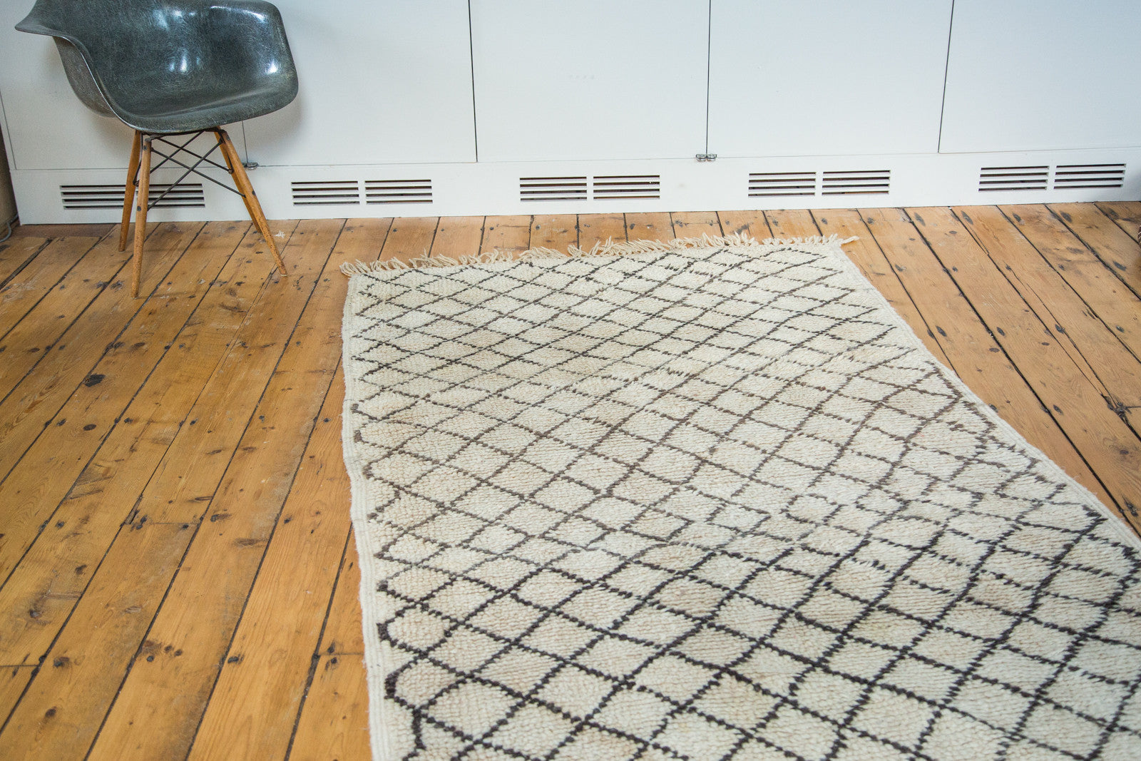 4.5x7 Vintage Moroccan Rug // ONH Item ee001282 Image 1