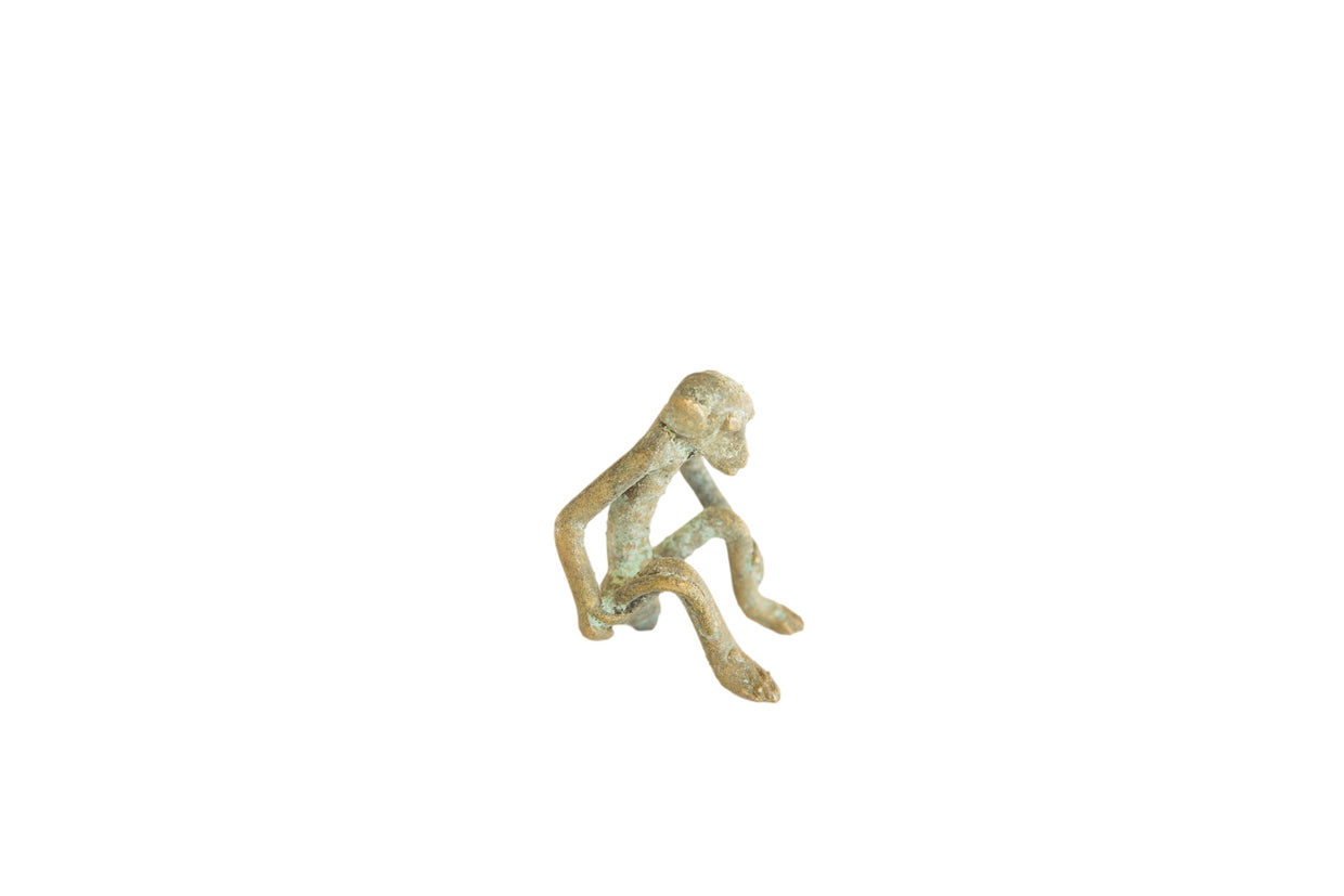 Vintage African Bronze Monkey Sitting // ONH Item ab01678