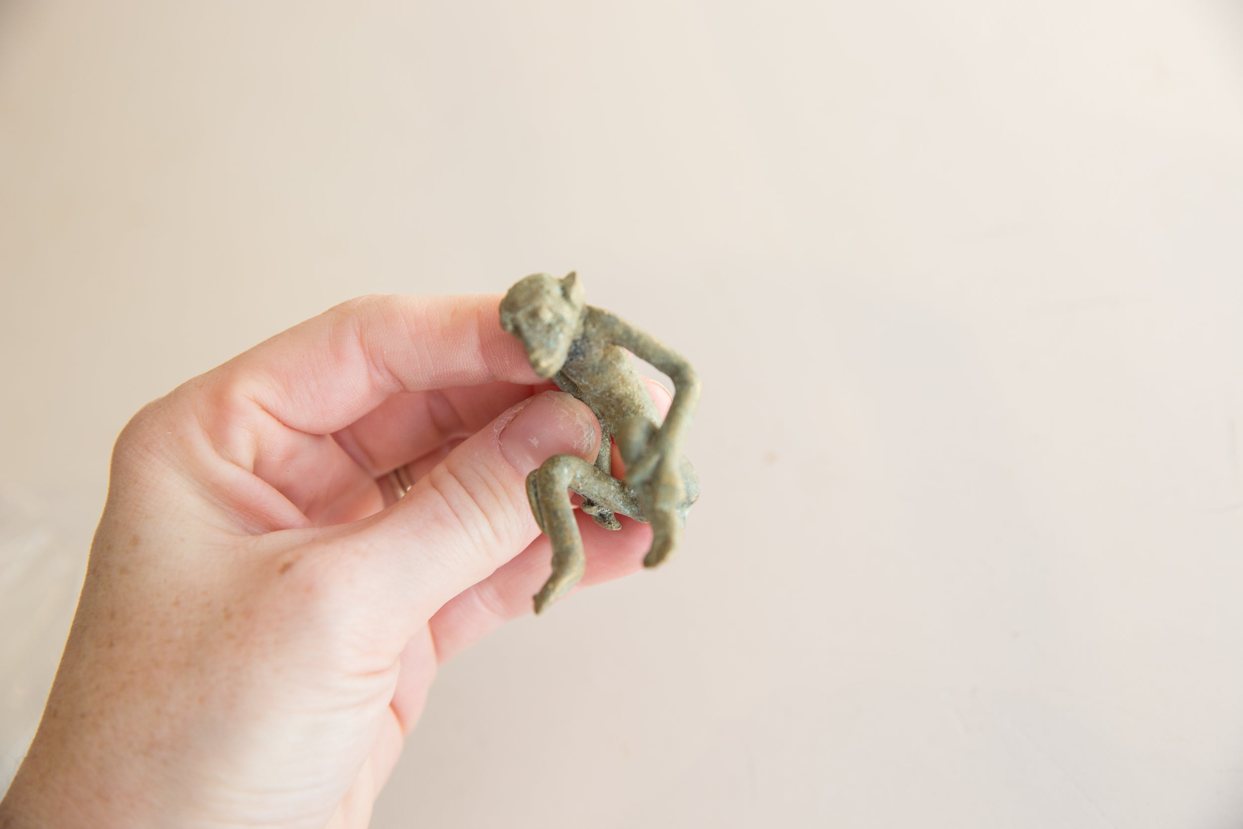 Vintage African Bronze Monkey Sitting // ONH Item ab01678 Image 1