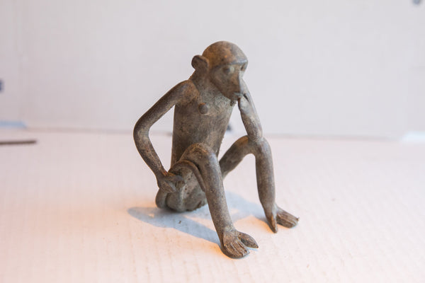 Vintage African Sitting Monkey Figurine // ONH Item ab01951 Image 1