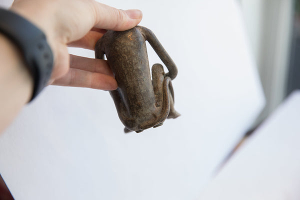 Vintage African Monkey Eating Banana Figurine // ONH Item: ab02100, Image 5