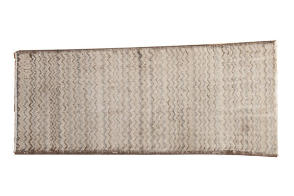 2.5x5.5 Vintage Distressed Tulu Rug Runner // ONH Item ct001112