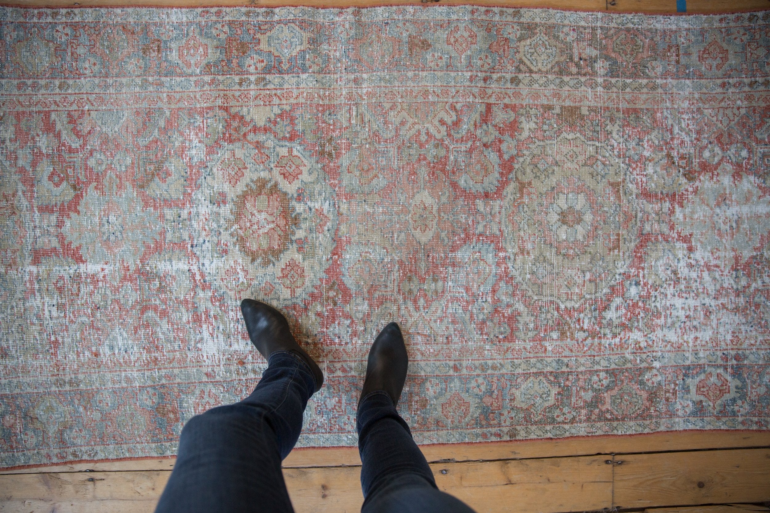 3.5x9.5 Vintage Distressed Mahal Rug Runner // ONH Item ct001266 Image 1