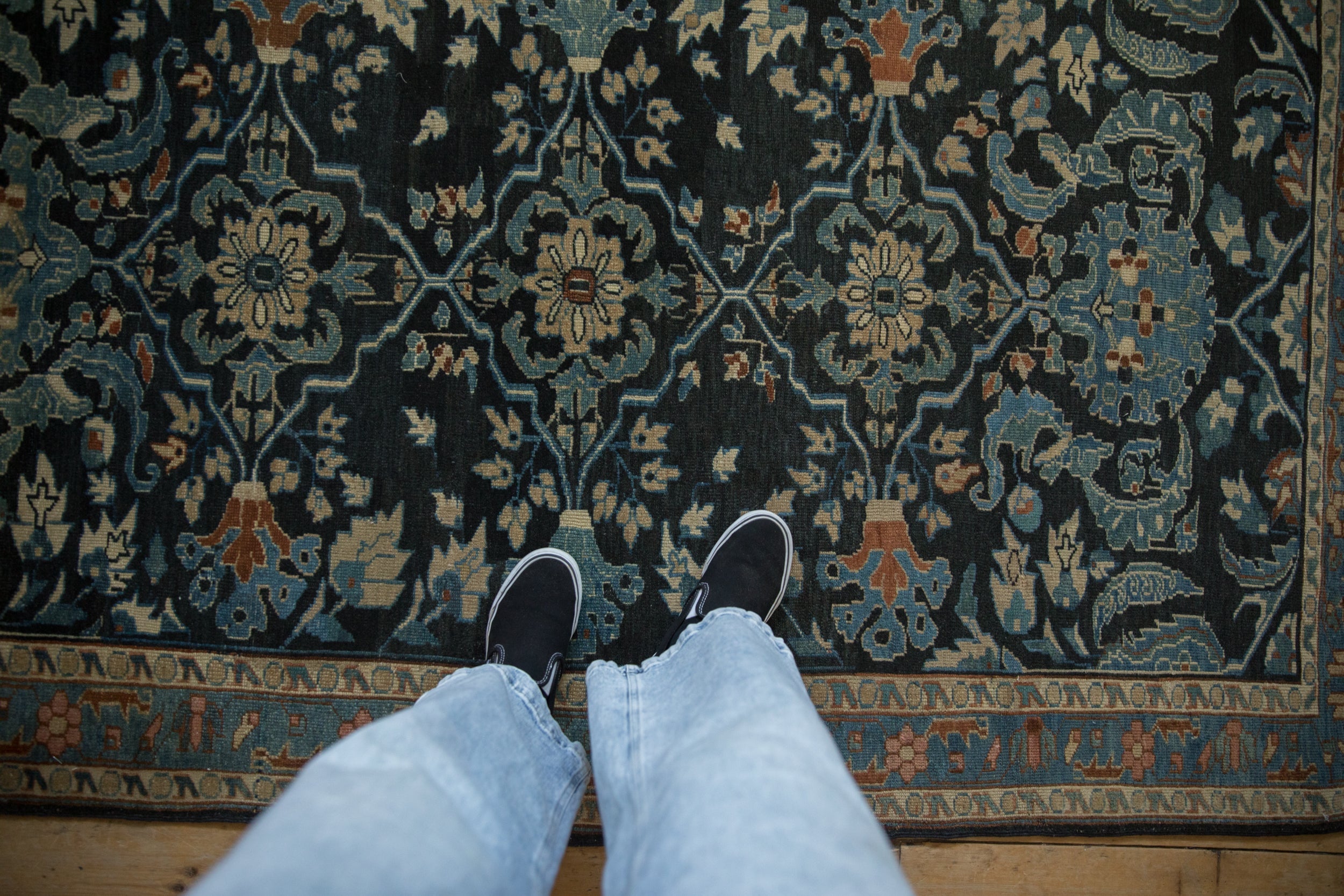 Vintage Fine Distressed Lilihan Rug // ONH Item: ct001613, Image 1