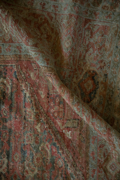 Antique Distressed Fereghan Carpet // ONH Item: ct001652, Image 12