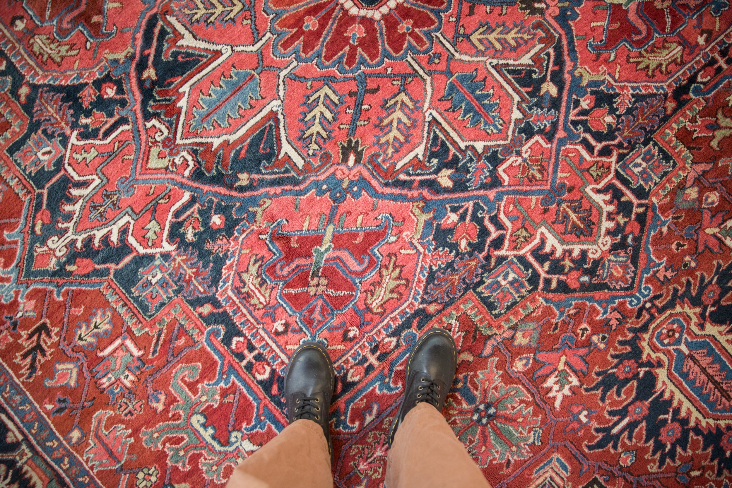 Vintage Ahar Carpet // ONH Item: ct001714, Image 1