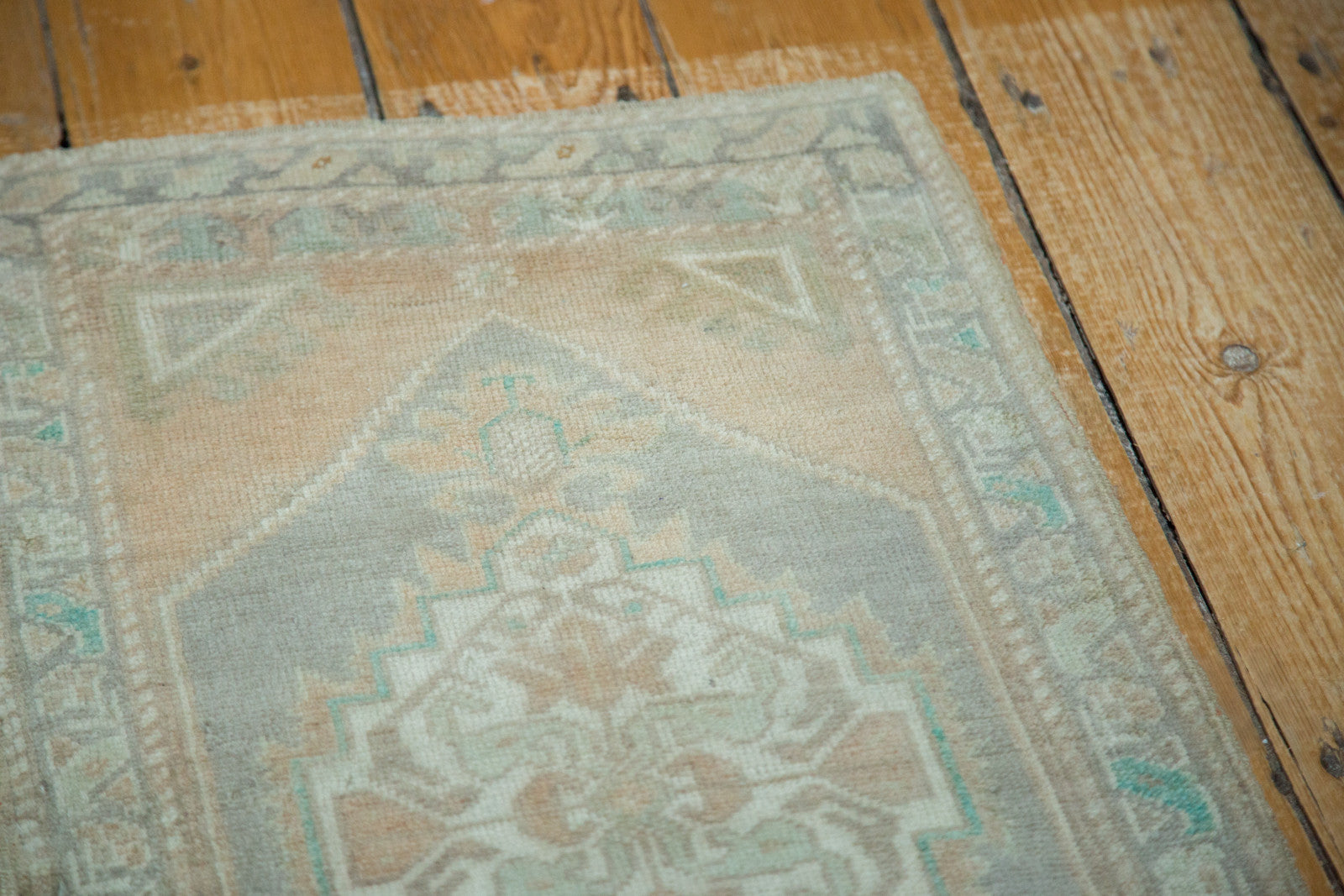 1.5x3 Vintage Oushak Rug // ONH Item ee001175 Image 1