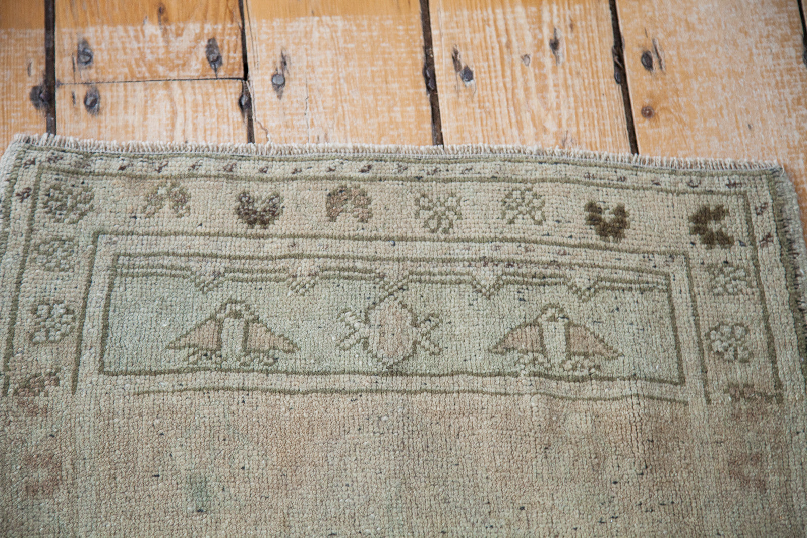 2x2.5 Vintage Oushak Rug // ONH Item ee001184 Image 1