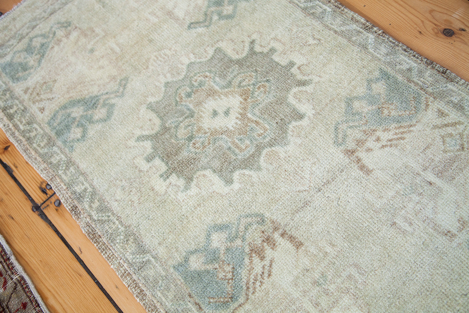 2x3.5 Vintage Oushak Rug Mat // ONH Item ee001361 Image 1