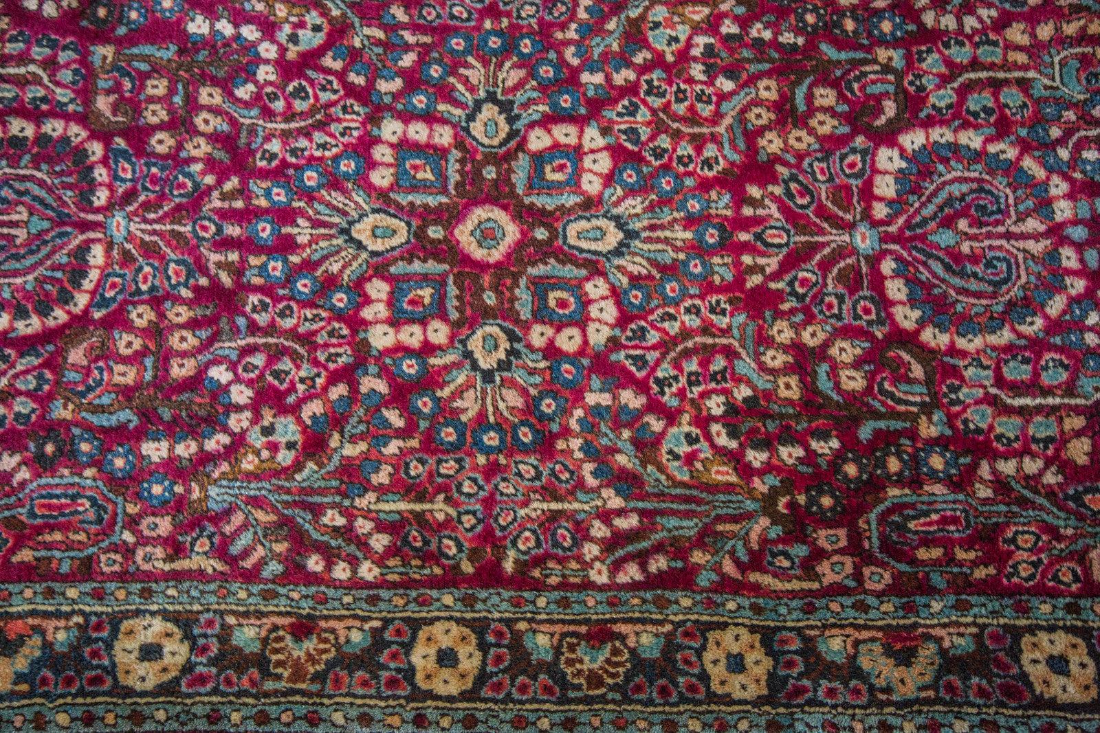  Vintage Sarouk Rug Runner / Item ee001482 image 2