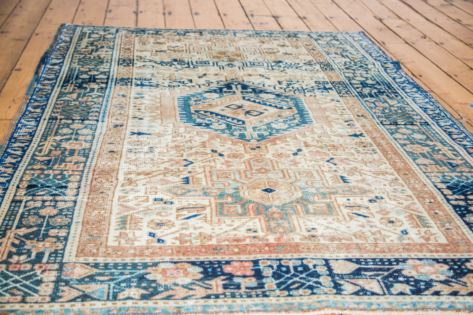  Vintage Karaja Rug / Item ee001491 image 2