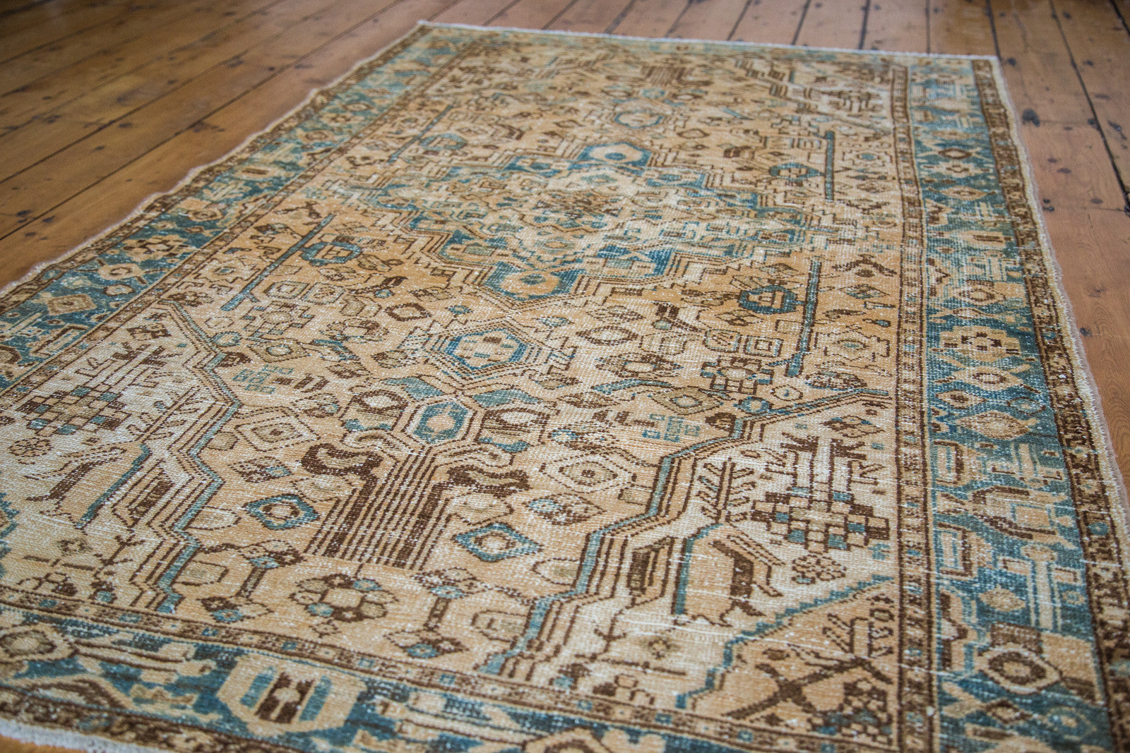 4x7 Distressed Hamadan Rug // ONH Item ee001518 Image 1