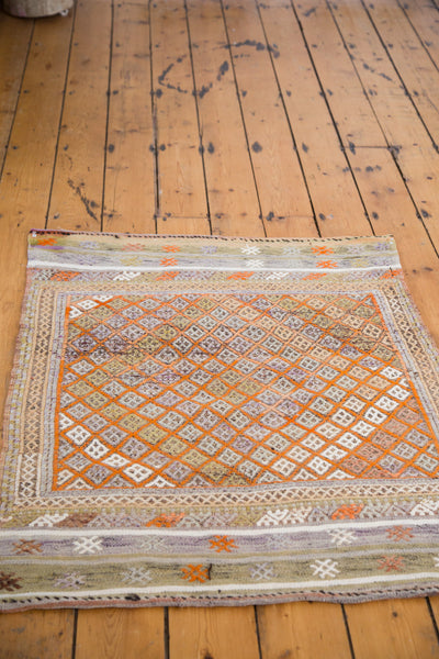 3x4 Distressed Jijim Rug // ONH Item ee001661 Image 3