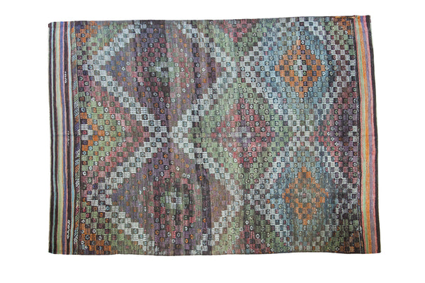 5.5x8 Distressed Jijim Carpet // ONH Item ee001674
