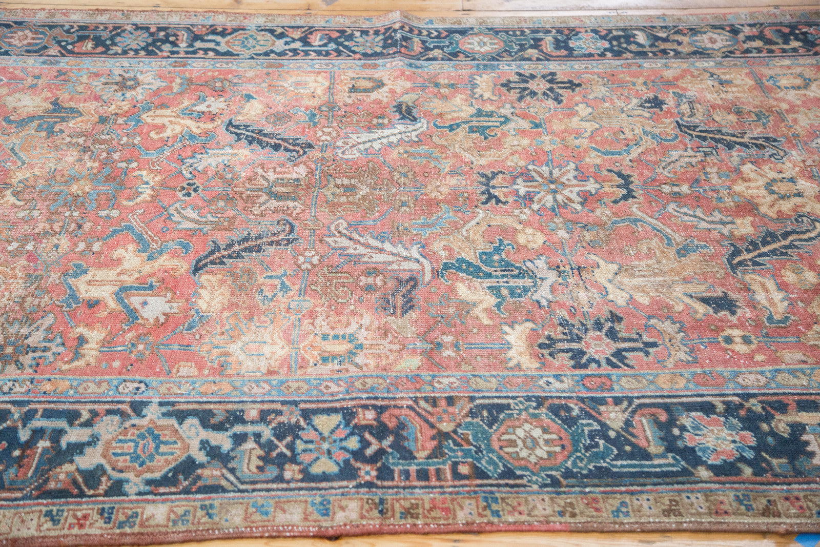 6.5x9.5 Distressed Heriz Carpet // ONH Item ee001777 Image 1