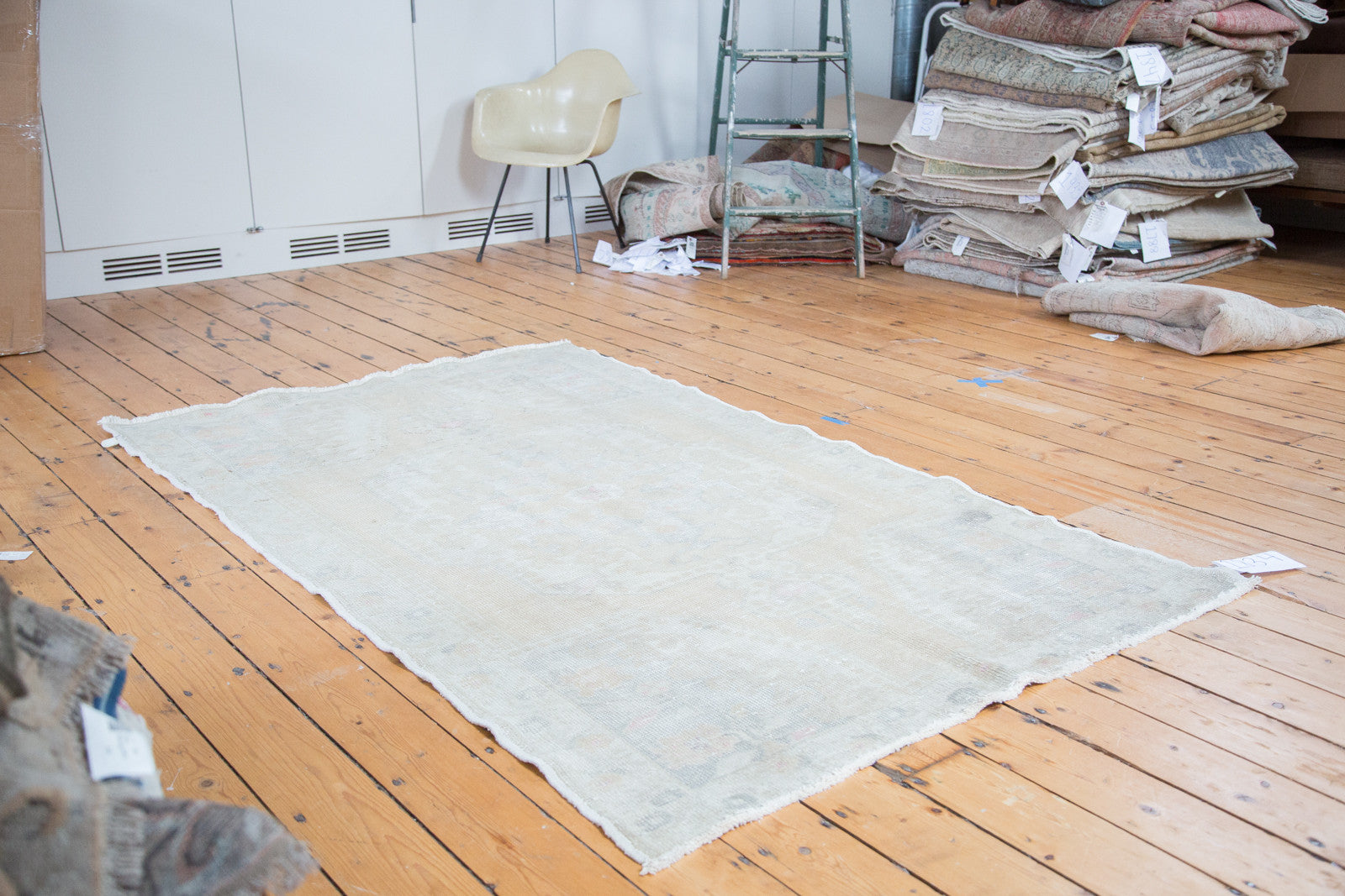  Distressed Oushak Rug / Item ee001834 image 2