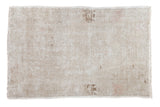 Distressed Oushak rug, aged silver and platinum patina with subtle charcoal floral motifs, 2'7