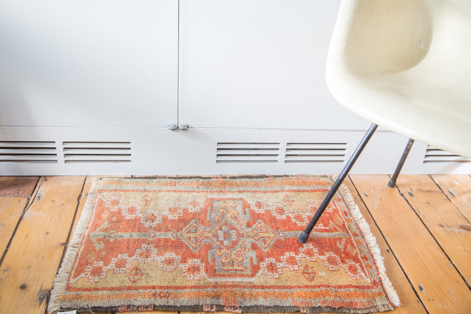 2x2.5 Vintage Oushak Rug Mat // ONH Item ee001920 Image 1