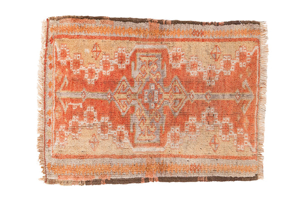 2x2.5 Vintage Oushak Rug Mat // ONH Item ee001920