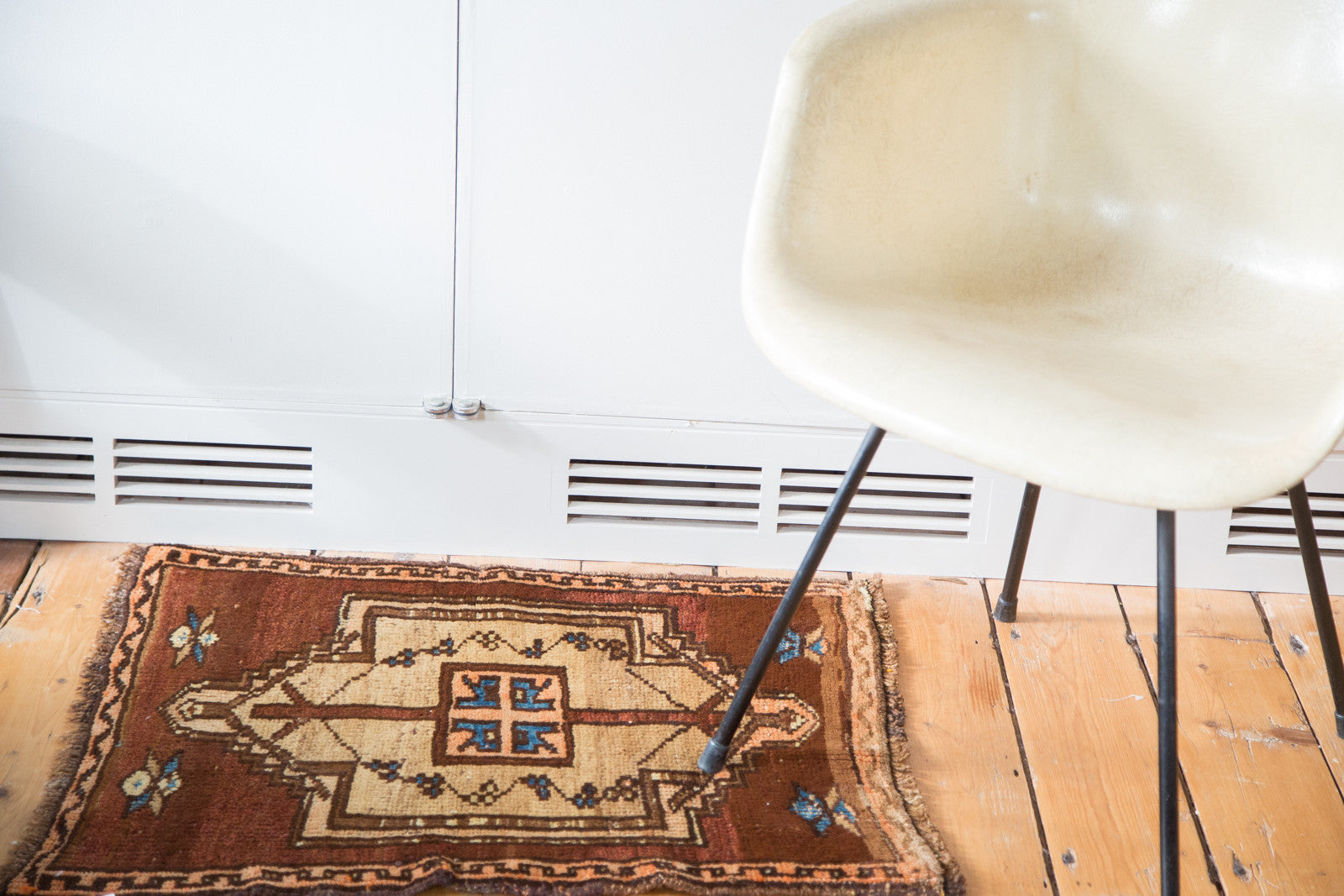 2x2.5 Vintage Oushak Rug Mat // ONH Item ee001924 Image 1