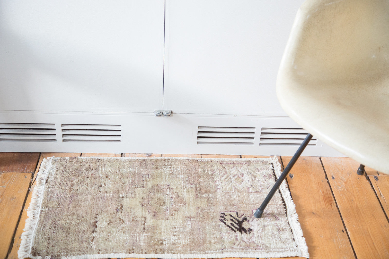 1.5x2.5 Distressed Oushak Rug Mat // ONH Item ee001927 Image 1