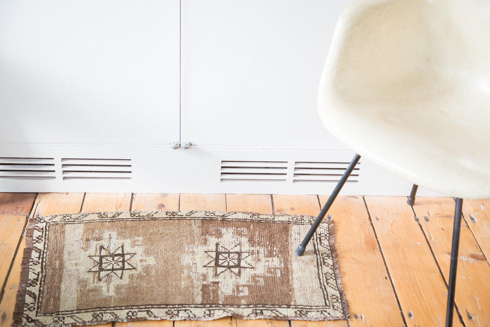 1.5x2.5 Vintage Oushak Rug Mat // ONH Item ee001946 Image 1