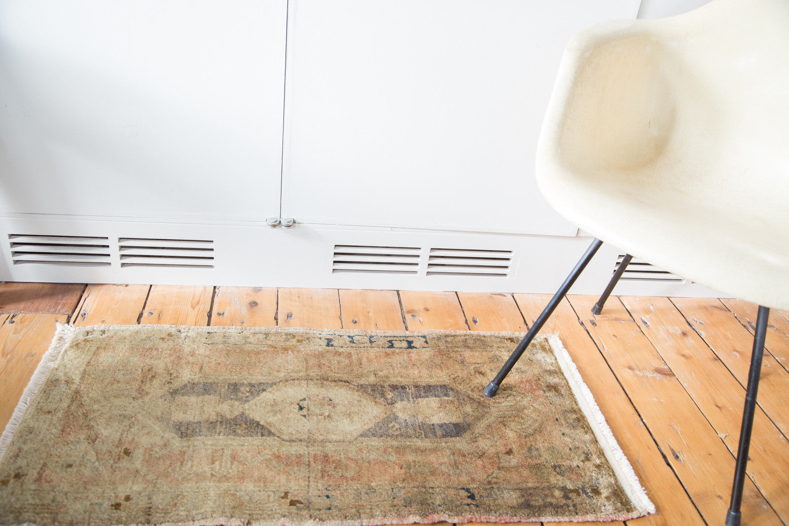 1.5x3.5 Vintage Oushak Rug Mat // ONH Item ee001947 Image 1