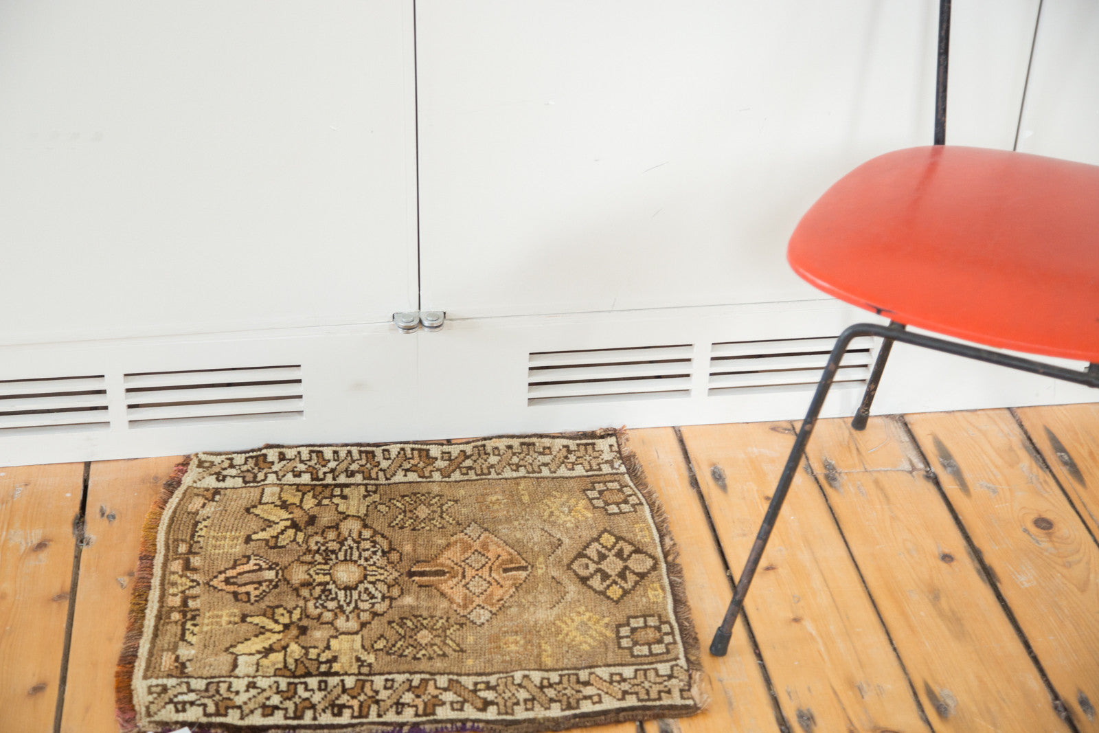 1.5x2 Vintage Oushak Square Rug Mat // ONH Item ee001987 Image 1