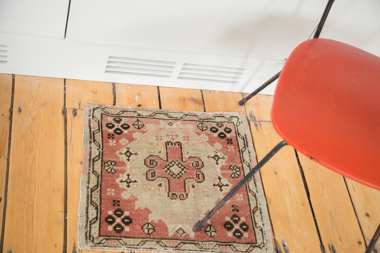 1.5x1.5 Vintage Oushak Square Rug Mat // ONH Item ee002042 Image 1