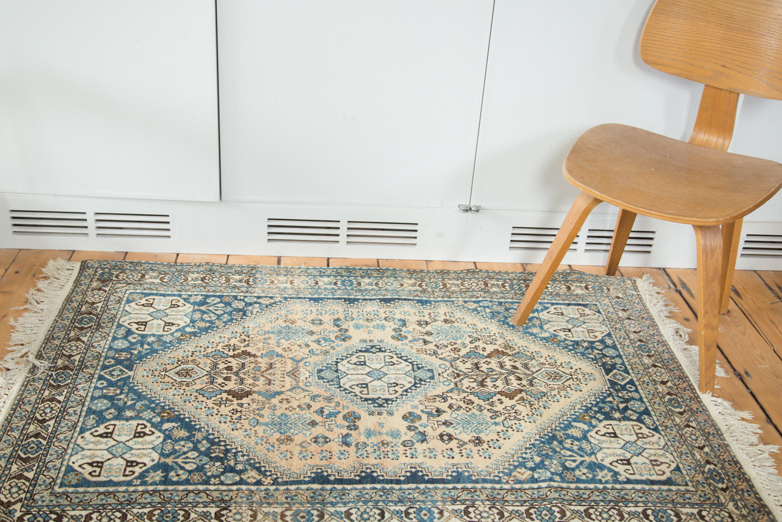 3.5x5 Vintage Abadeh Rug // ONH Item ee002071 Image 1