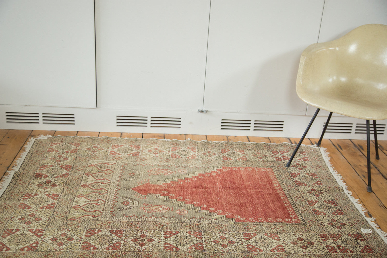  Vintage Oushak Prayer Distressed Rug / Item ee002124 image 2