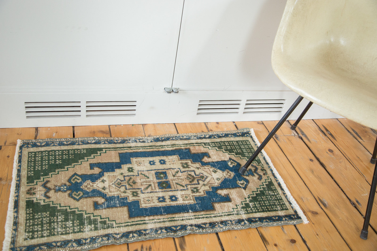 1.5x3 Vintage Oushak Distressed Rug Mat Runner // ONH Item ee002194 Image 1