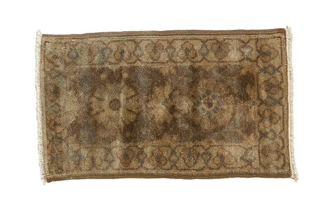 1'8" x 2'9" Vintage European Rug / Item ee002218 image 1